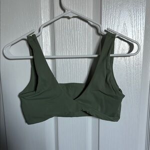 Pavoi Green Cross Front Sports Bra